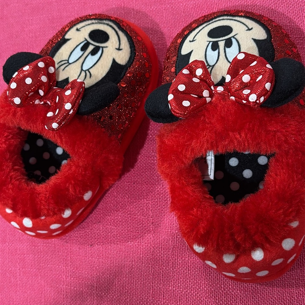 Slippers - Picture 6 of 8